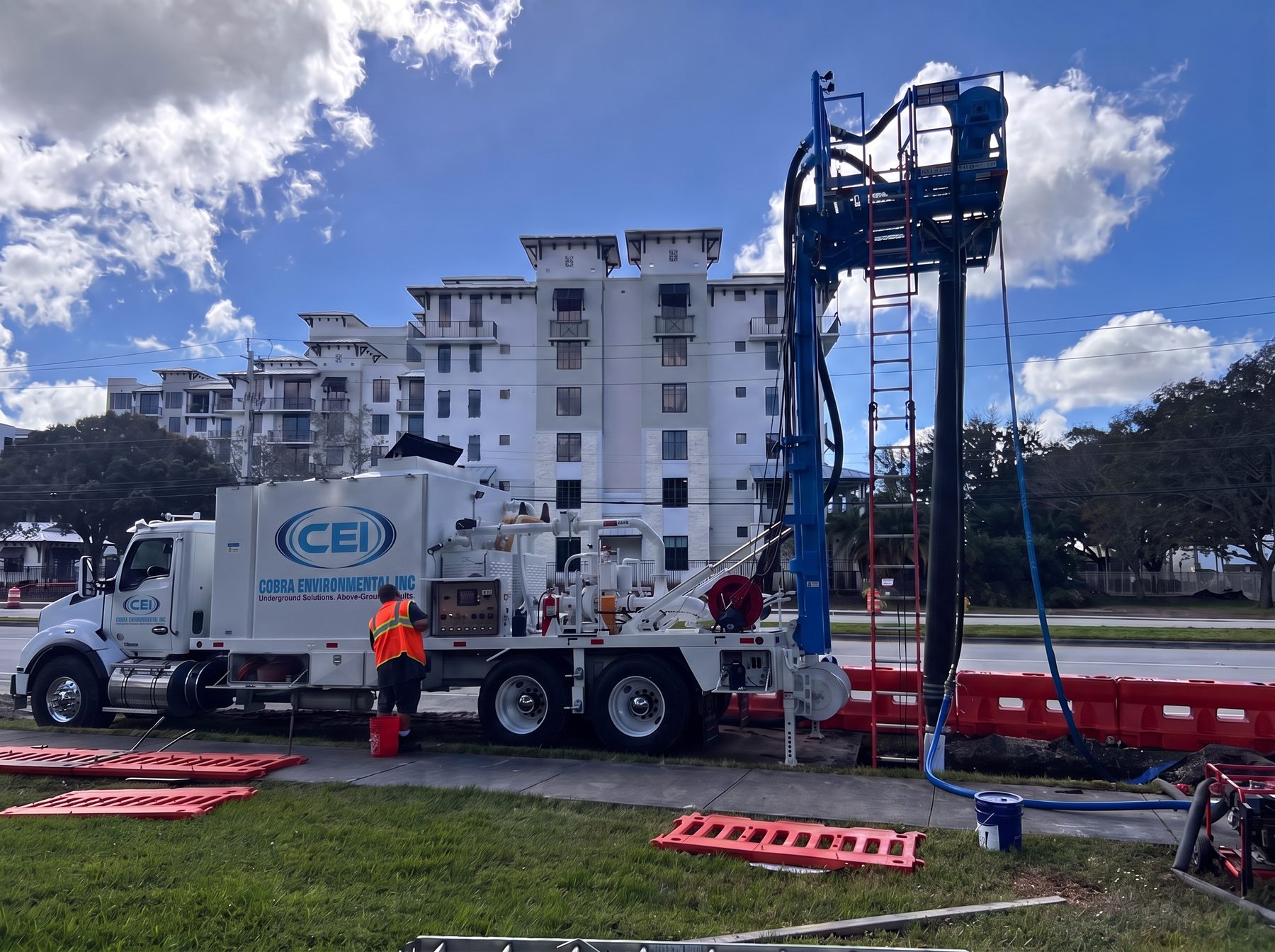 CEI CIPP inversion rig on an active Florida worksite